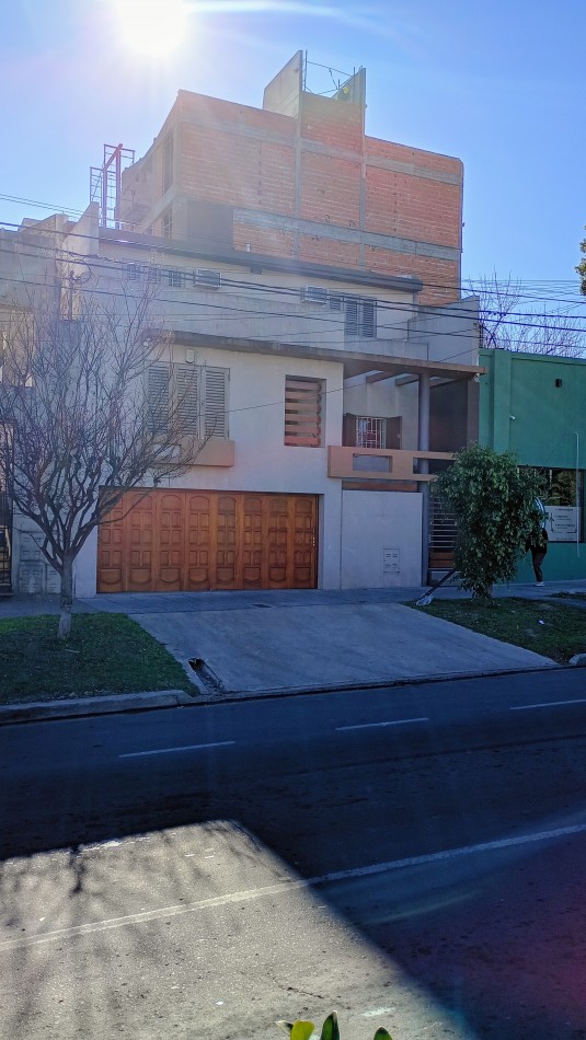 GRAN CASA EN VENTA BOULEVARD RACEDO