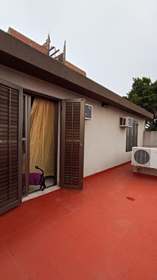 GRAN CASA EN VENTA BOULEVARD RACEDO