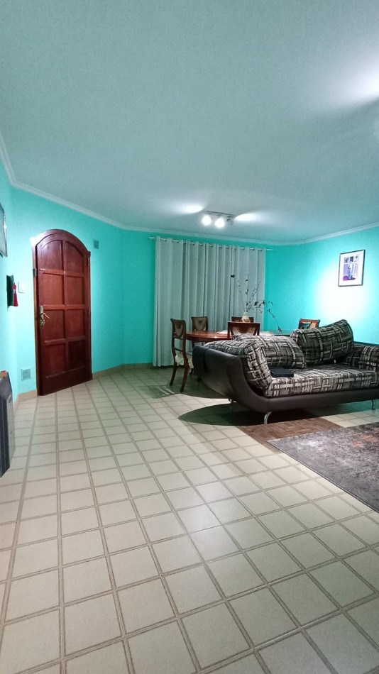 GRAN CASA EN VENTA BOULEVARD RACEDO