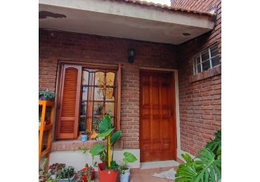 UBICACION + CONFORT: AMPLIA CASA CON PILETA